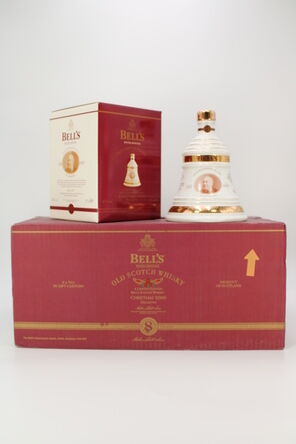 Bells  8 Years Old  Christmas 2000 Decanter x5