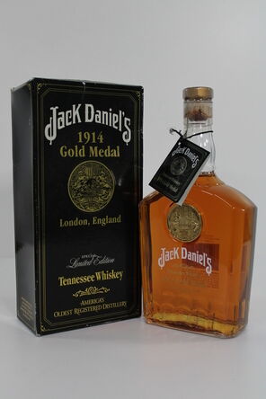 Jack Daniels 1914 Gold Medal London England