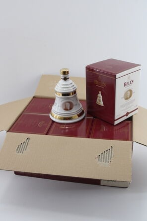 Bells  Christmas 2000 Decanters 6x70cl